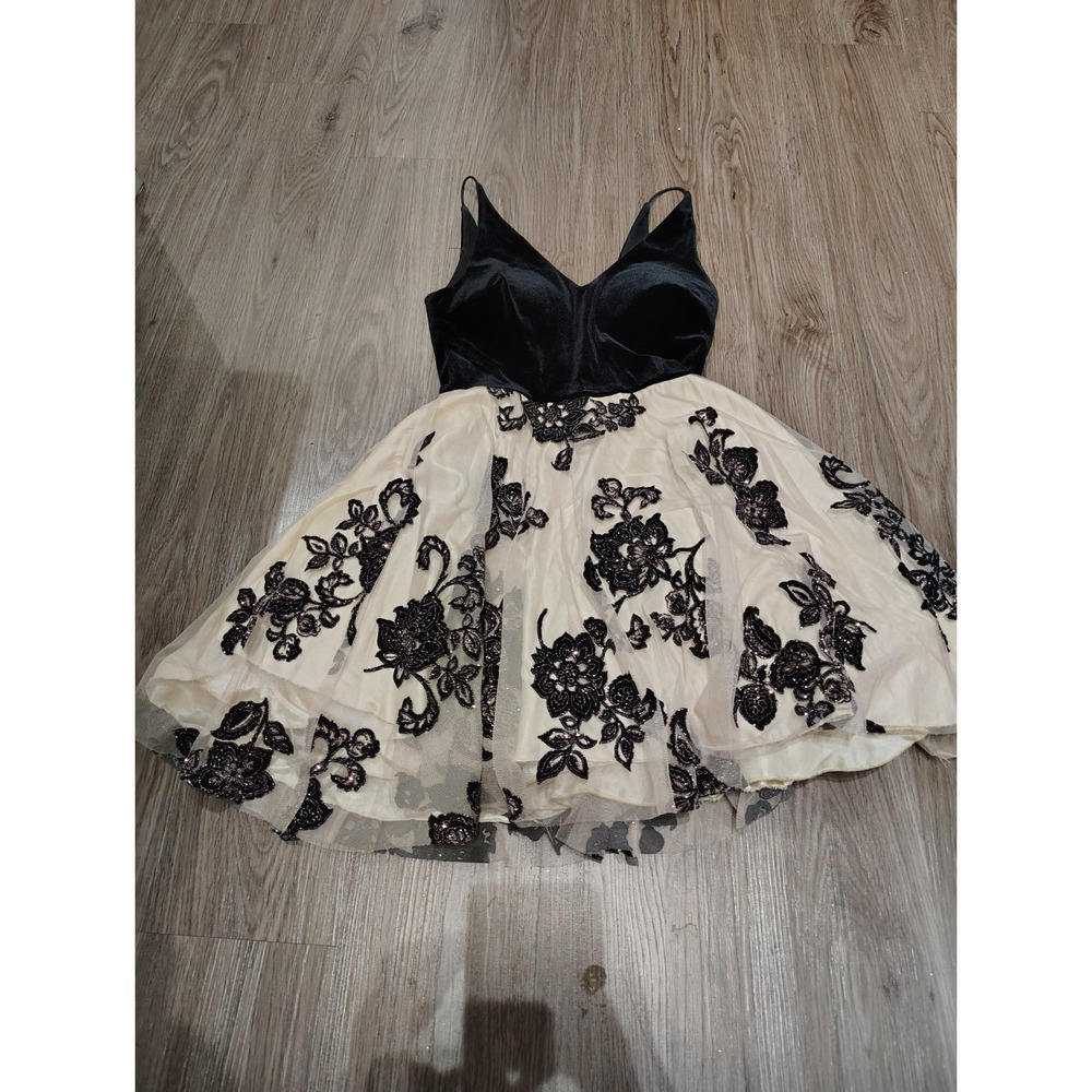 B Darlin Y2K Women's 3/4 Black Velvet Tulle Floral Gothic Party Formal Dress